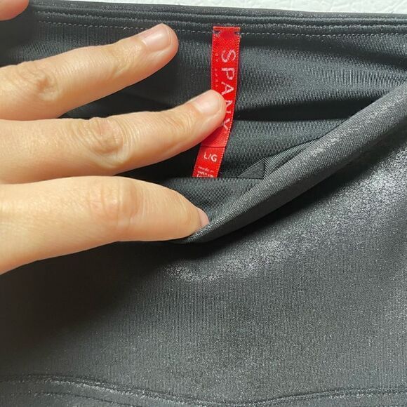 SPANX faux leather Moto size Large - Picture 10 of 10